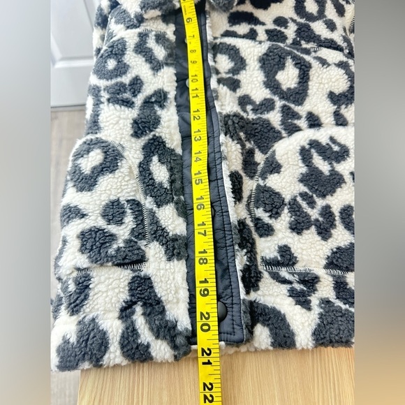 Old Navy Women’s Leopard Print Cozy Sherpa Snap-Front Flurry  Crop Jacket XS - Picture 11 of 14
